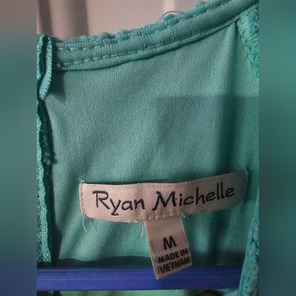 Woman's dress - Picture 3 of 7